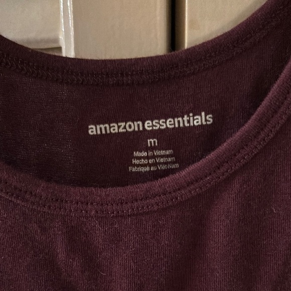 Amazon Essentials Fitted Sleeveless Red Tank Top - Picture 2 of 4